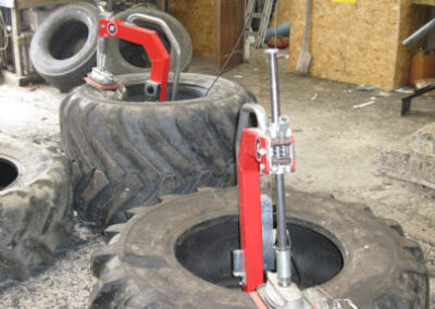 Kenneth Dougan Tyres, Tyres